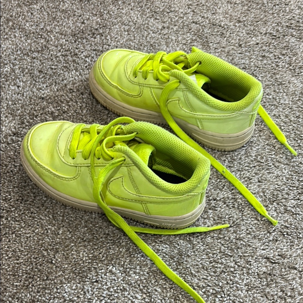 Nike kids 9 yellow Sneakers with Mesh Upper